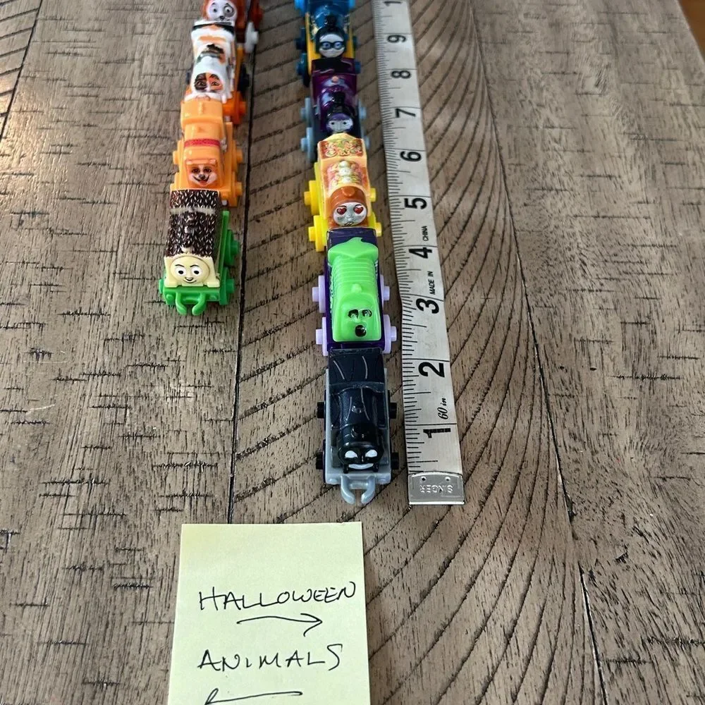 Mini Thomas Train 🚂 Toy Set. Choo Choo!! 13 mini engines Halloween🎃Animals 🦁
